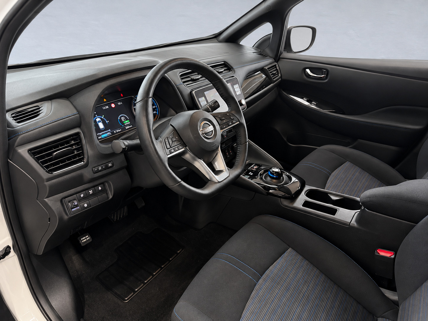 Hvid Nissan Leaf fra 2022