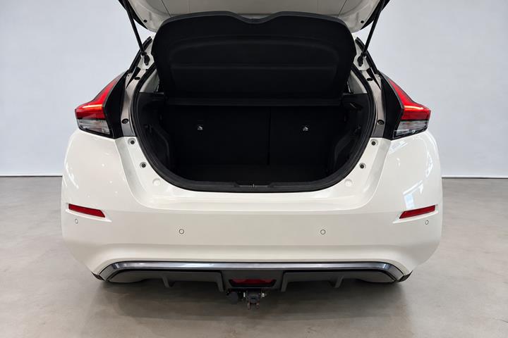 Hvid Nissan Leaf fra 2022