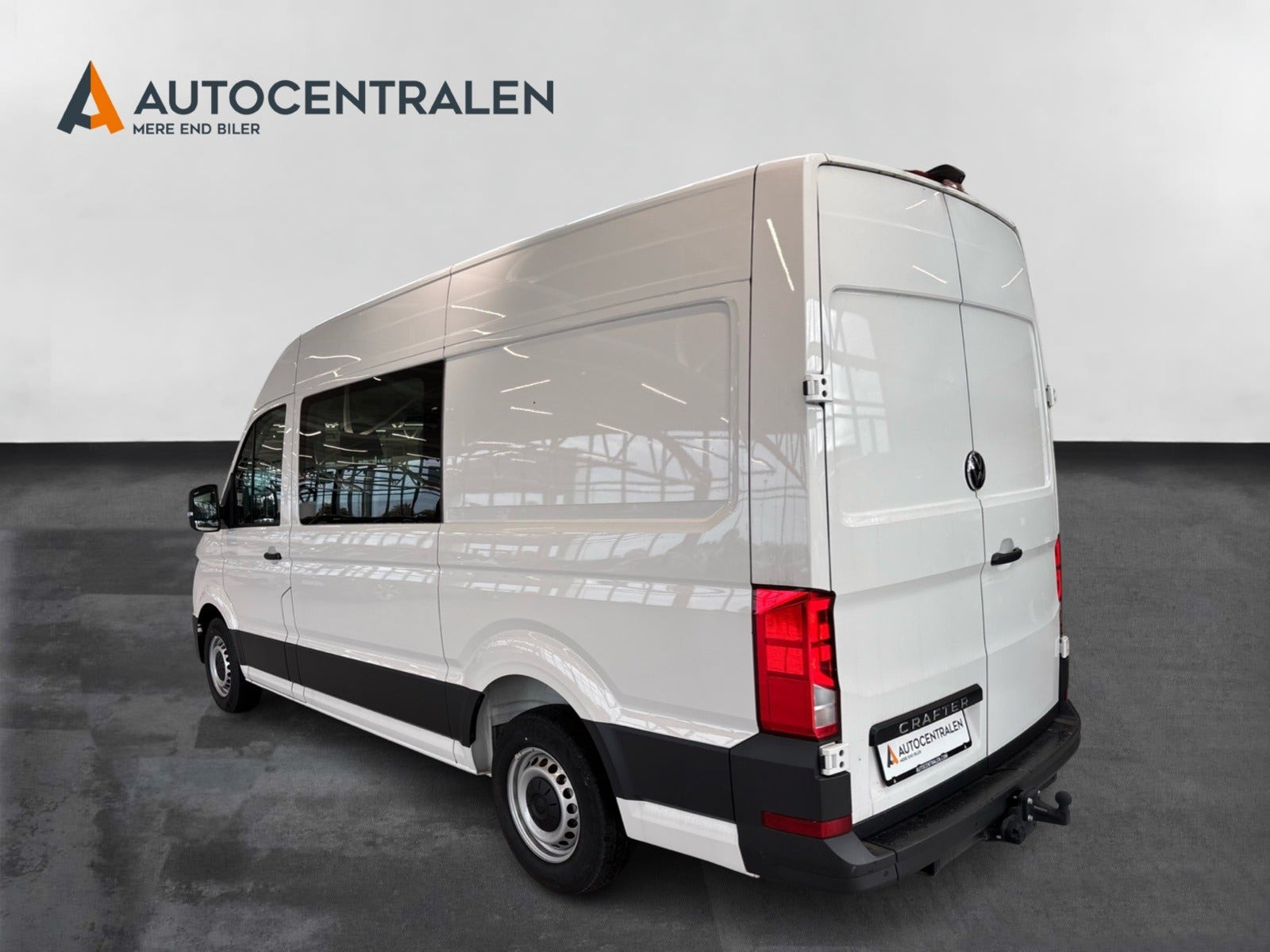 Hvid VW Crafter 35 fra 2025