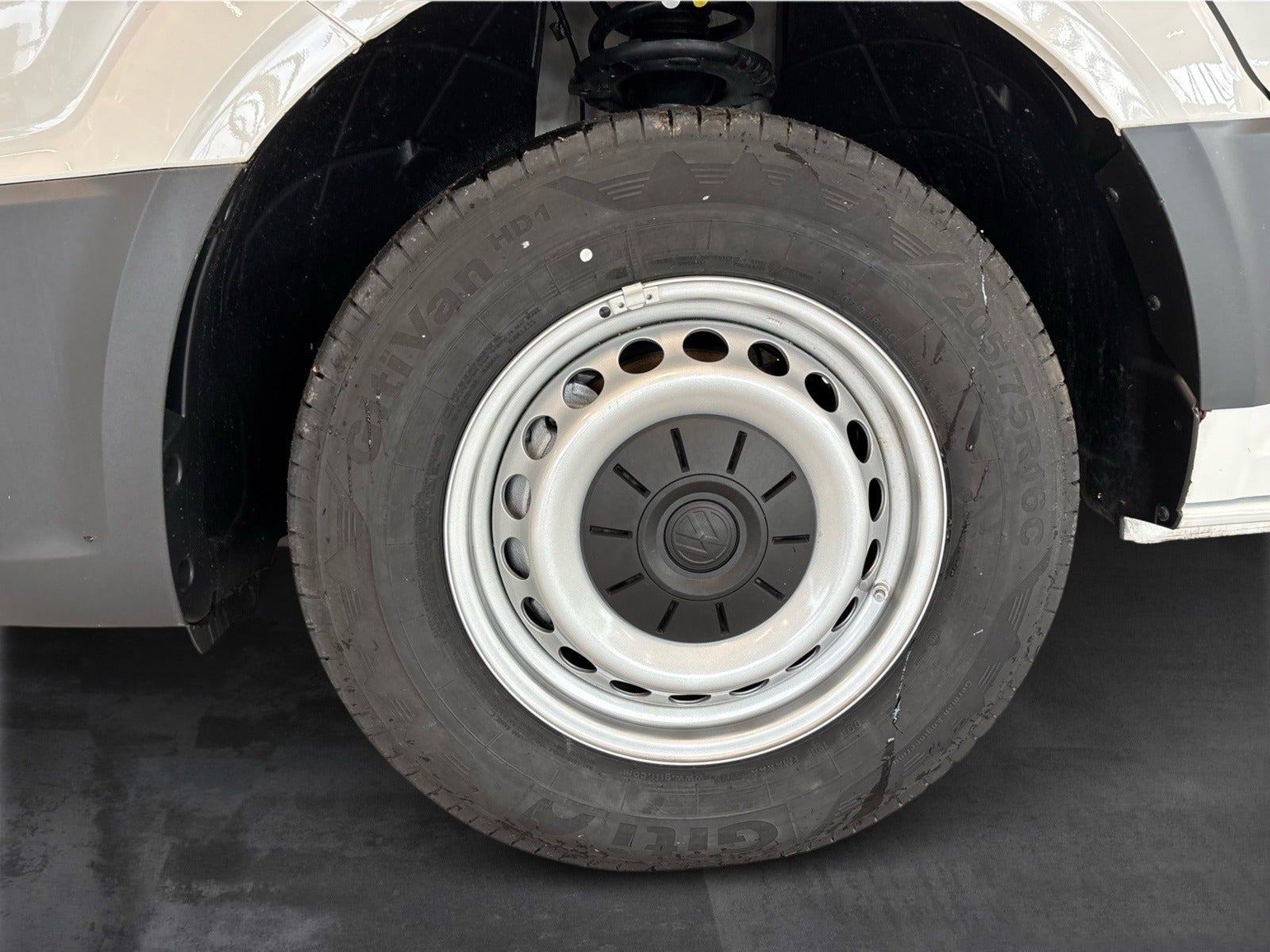 Hvid VW Crafter 35 fra 2025