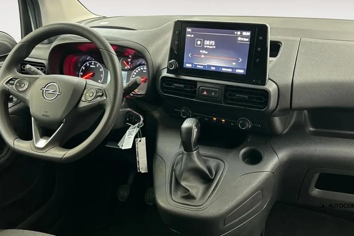Hvid Opel Combo fra 2021