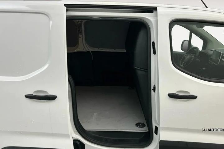 Hvid Opel Combo fra 2021