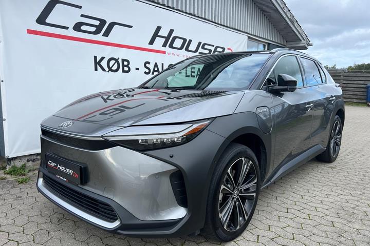 Grå Toyota BZ4X fra 2024