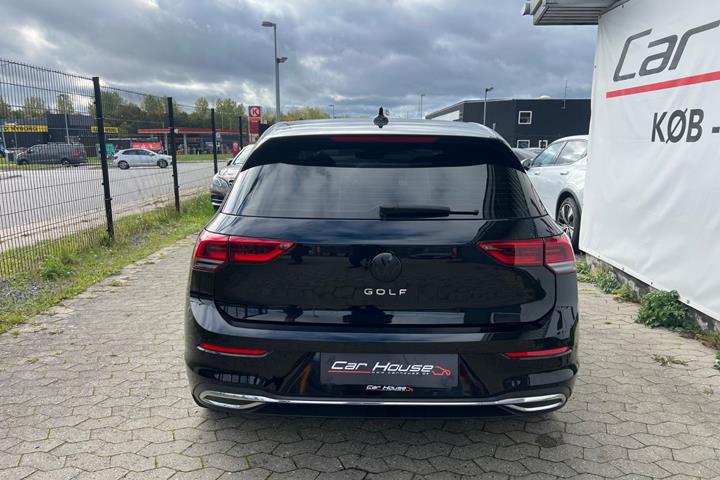 Sort VW Golf VIII fra 2024