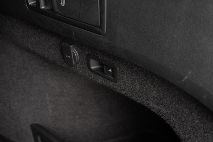 Blå VW Passat fra 2021