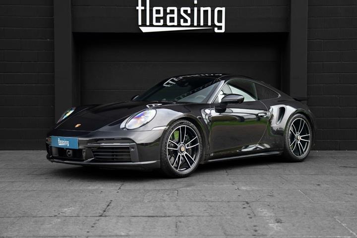 Sort Porsche 911 Turbo S fra 2020