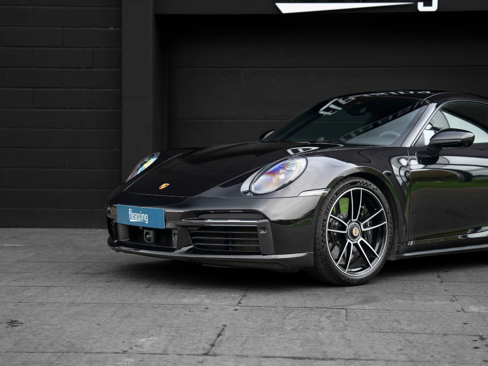 Sort Porsche 911 Turbo S fra 2020