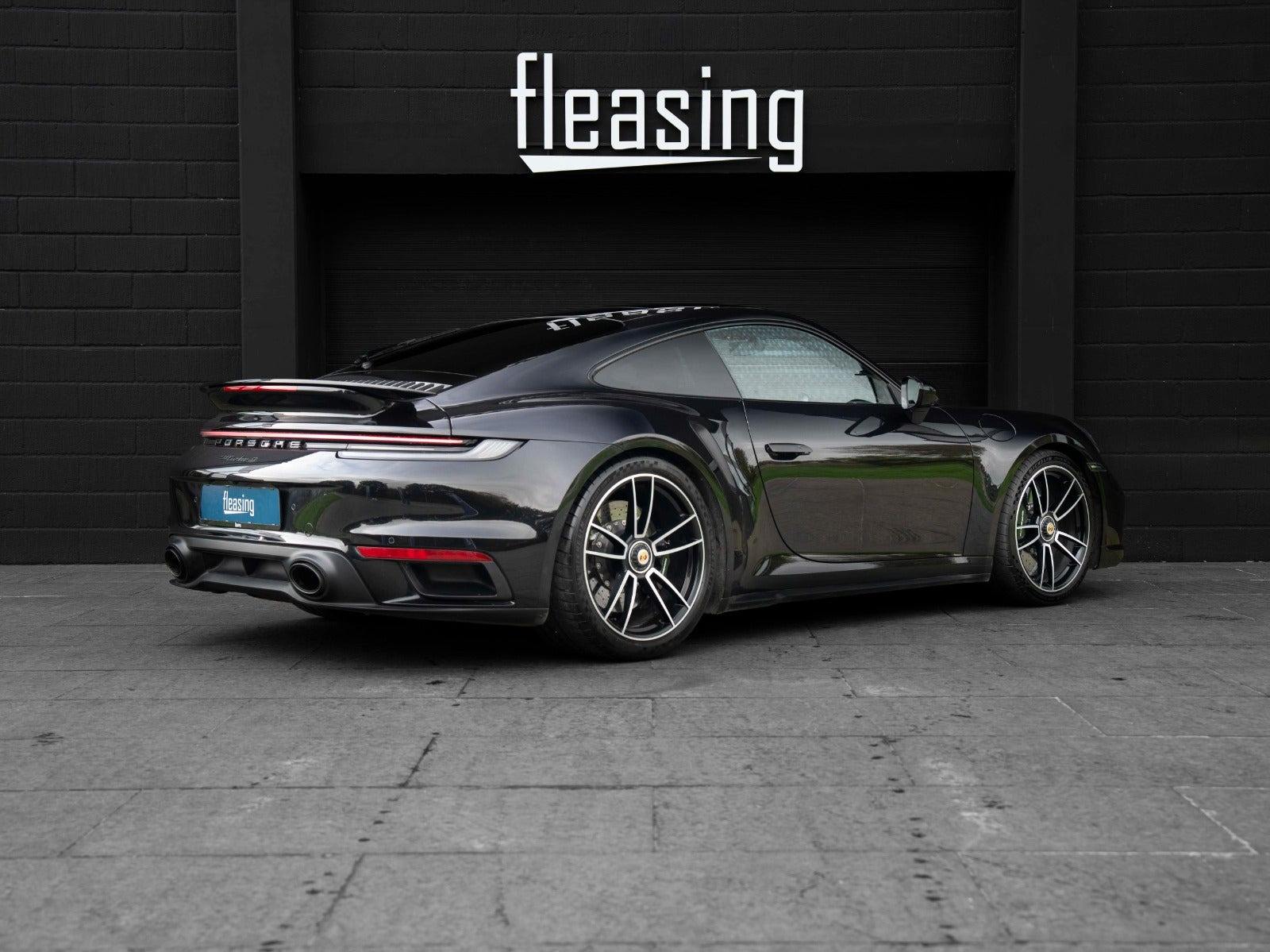 Sort Porsche 911 Turbo S fra 2020