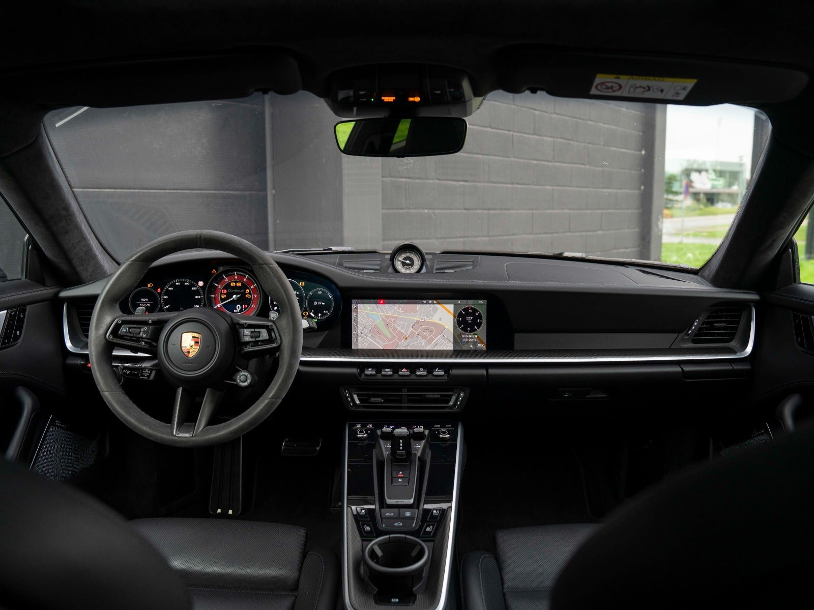 Sort Porsche 911 Turbo S fra 2020