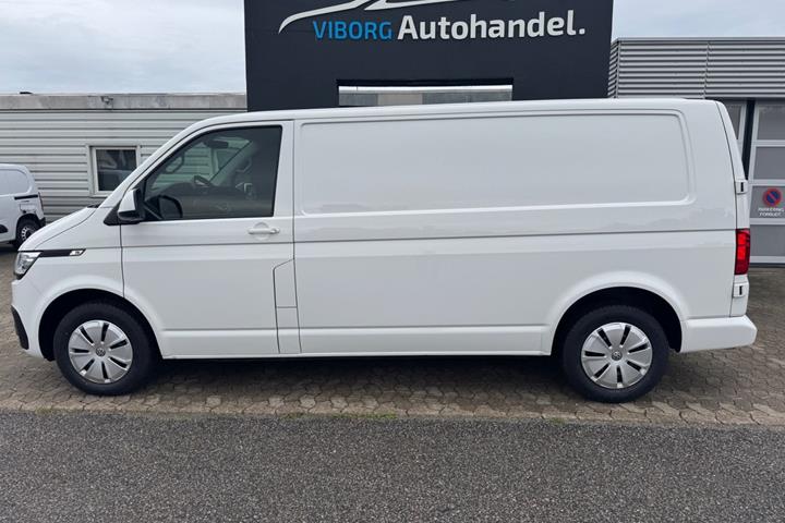 Hvid VW Transporter fra 2021