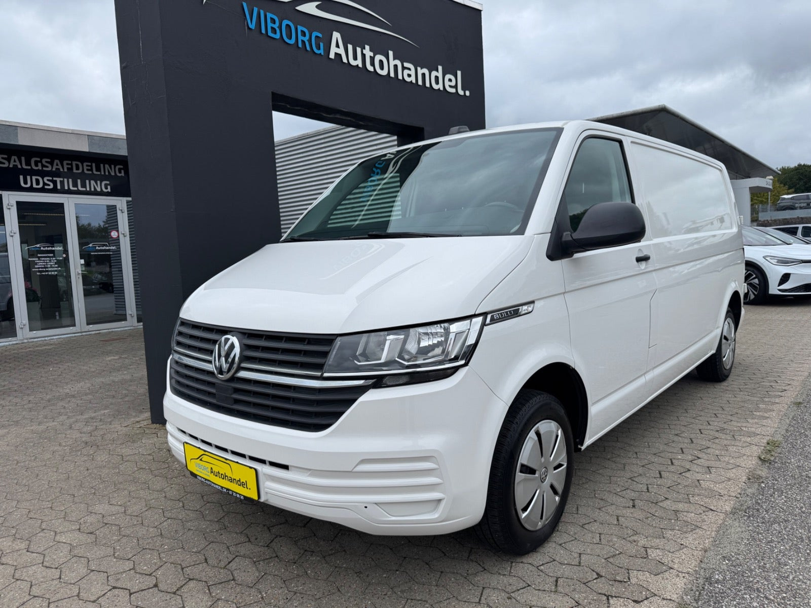 Hvid VW Transporter fra 2021