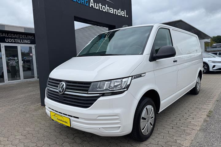 Hvid VW Transporter fra 2021
