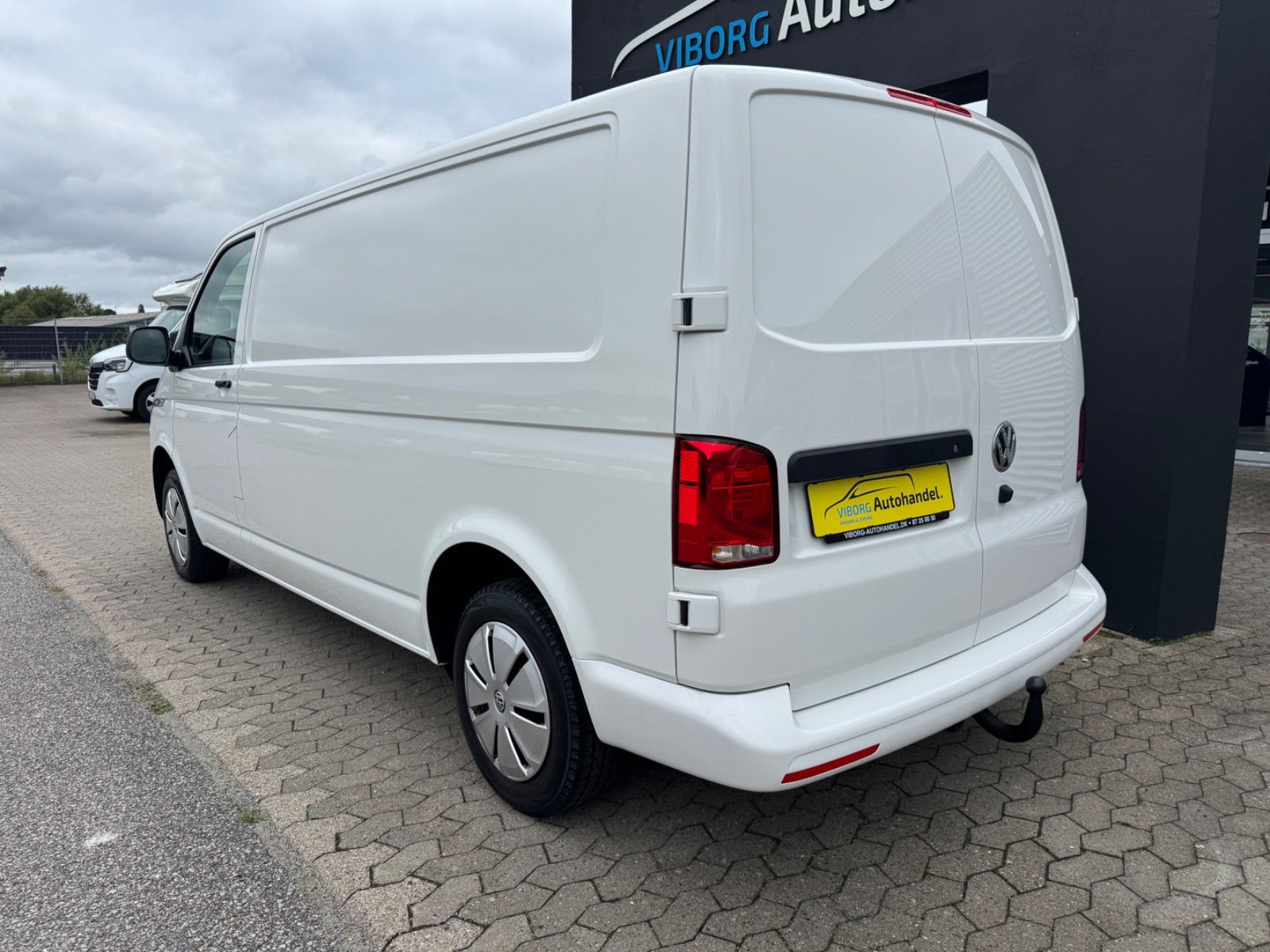 Hvid VW Transporter fra 2021
