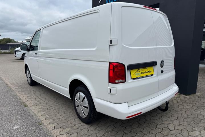 Hvid VW Transporter fra 2021