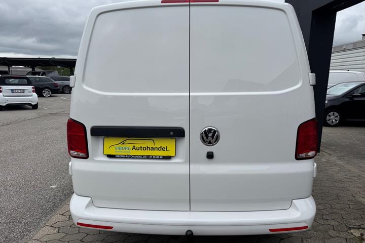 Hvid VW Transporter fra 2021