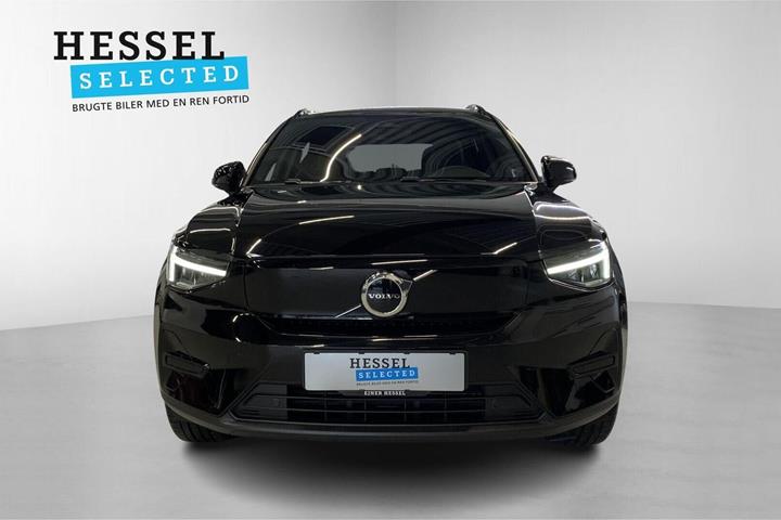 Sort Volvo XC40 fra 2023
