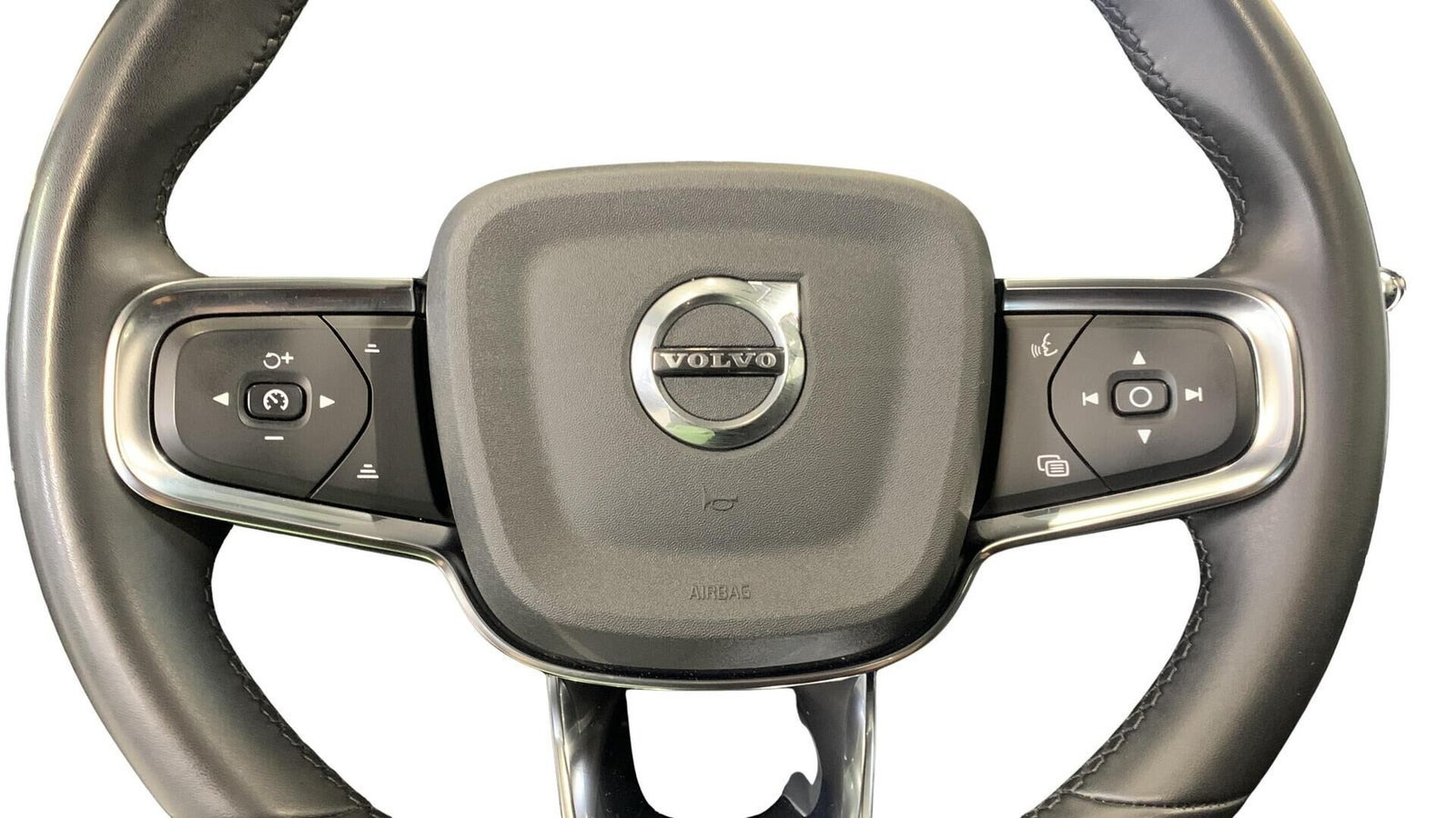 Sort Volvo XC40 fra 2023