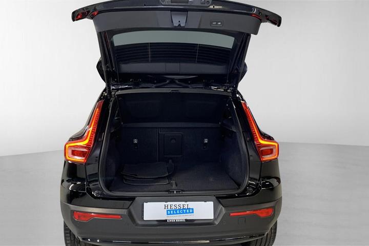 Sort Volvo XC40 fra 2023