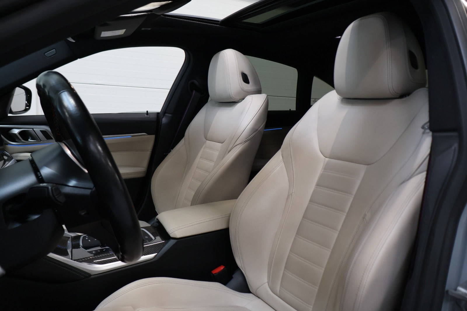 Grå BMW i4 fra 2023