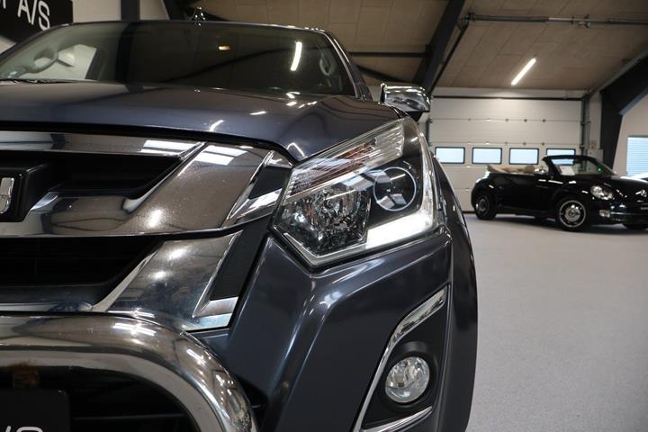 Grå Isuzu D-Max fra 2017