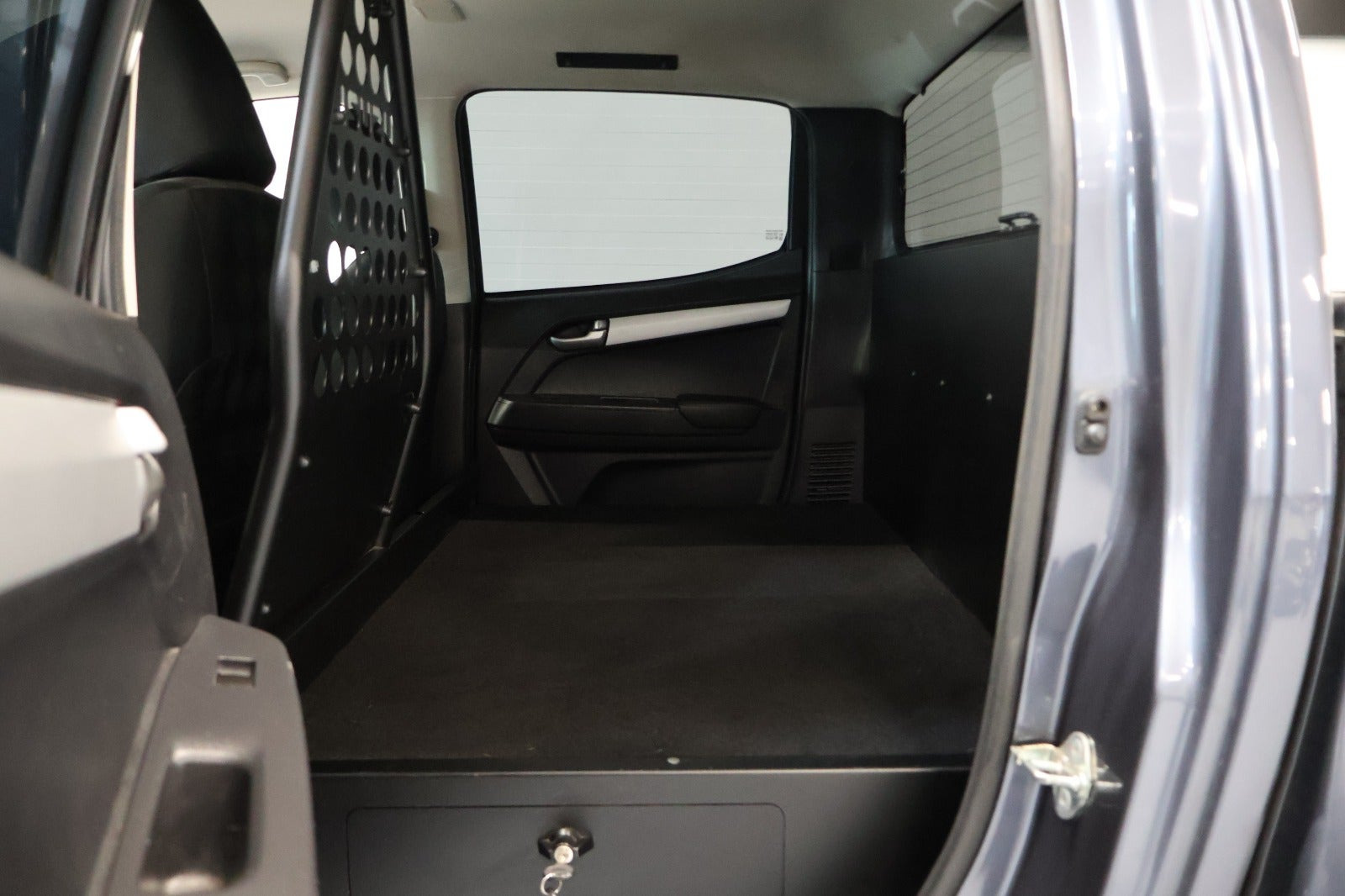 Grå Isuzu D-Max fra 2017