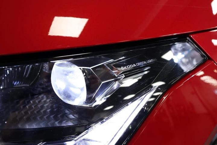 Rød Skoda Enyaq fra 2022