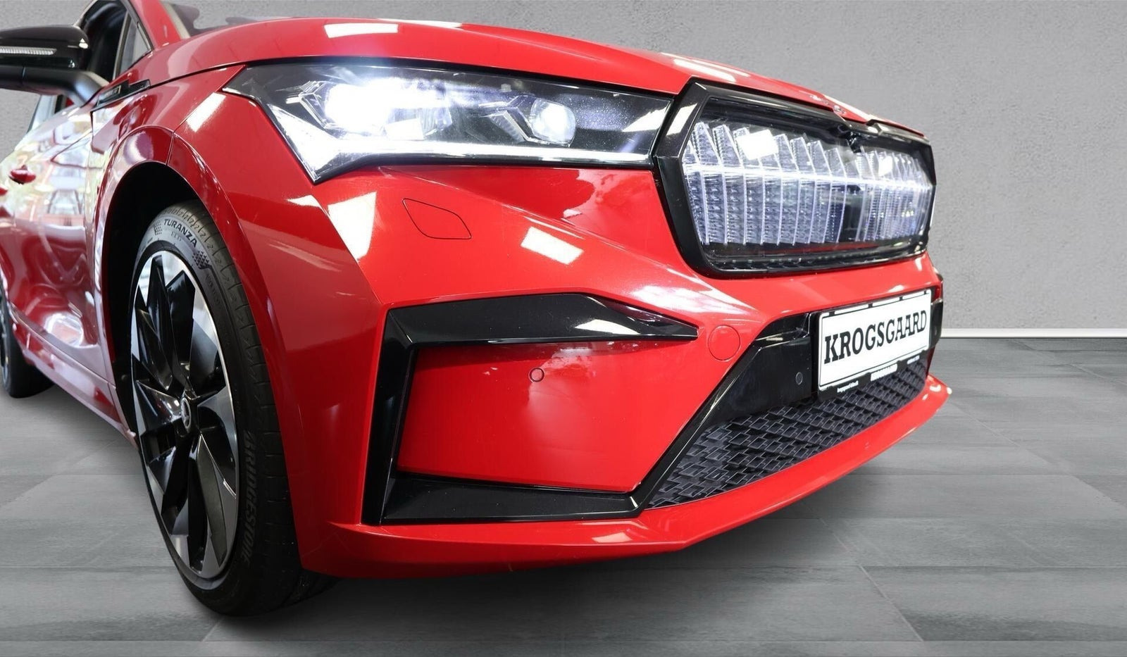 Rød Skoda Enyaq fra 2022