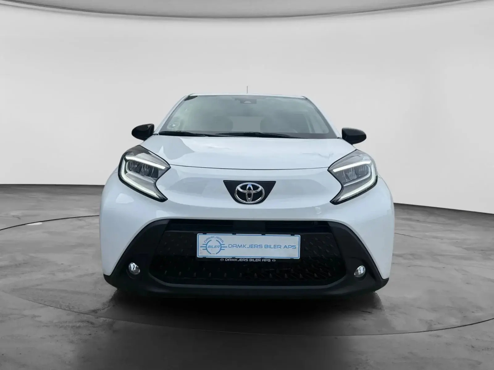 Hvid Toyota Aygo X fra 2024