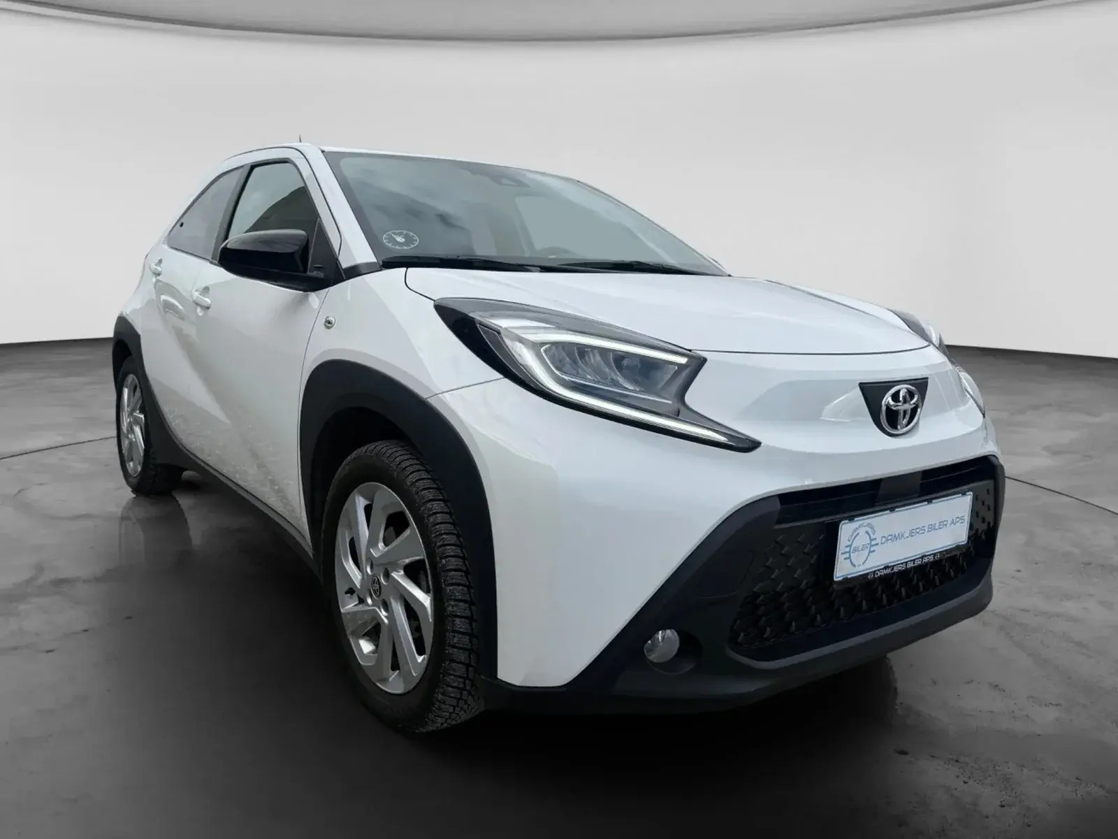 Hvid Toyota Aygo X fra 2024