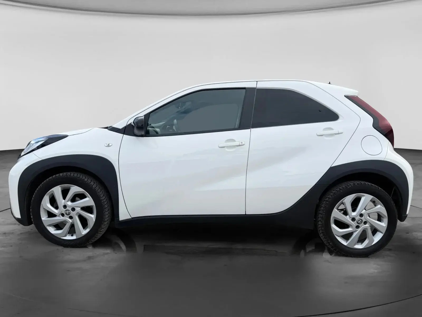 Hvid Toyota Aygo X fra 2024