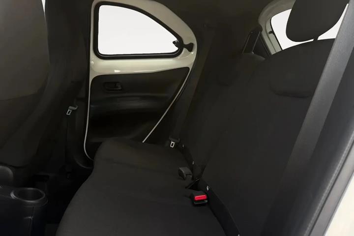 Hvid Toyota Aygo X fra 2024