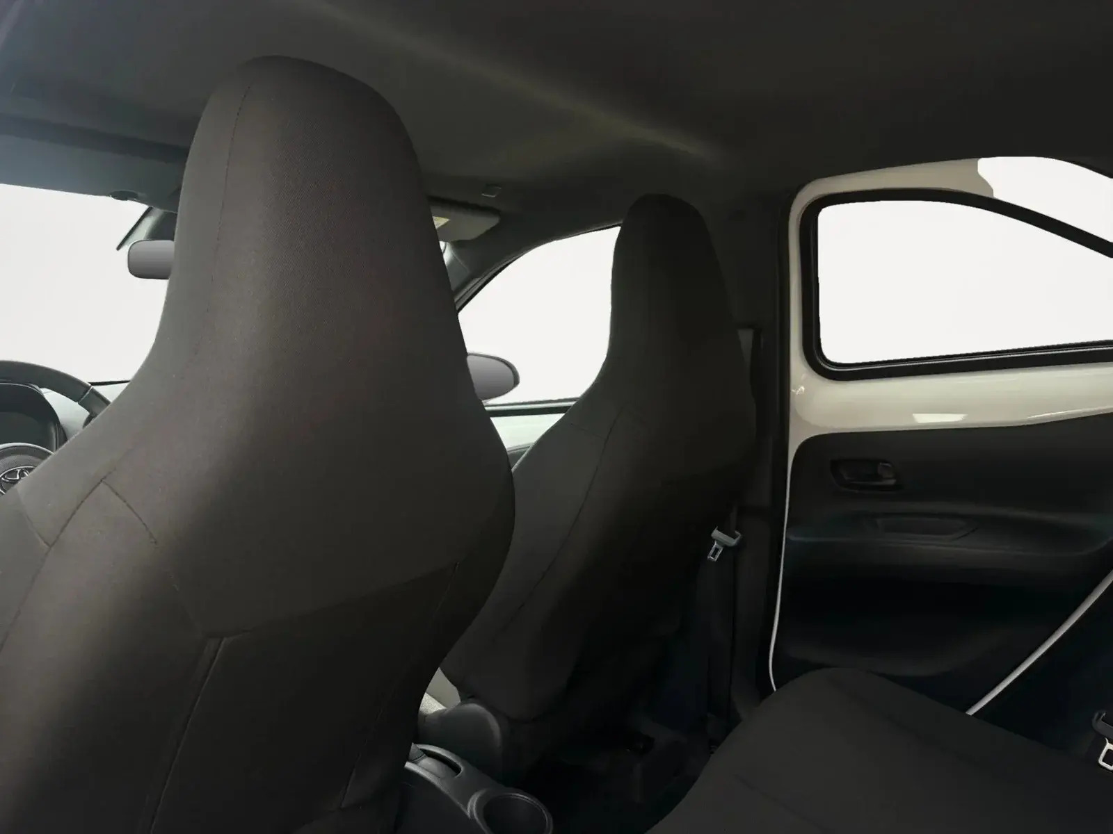 Hvid Toyota Aygo X fra 2024