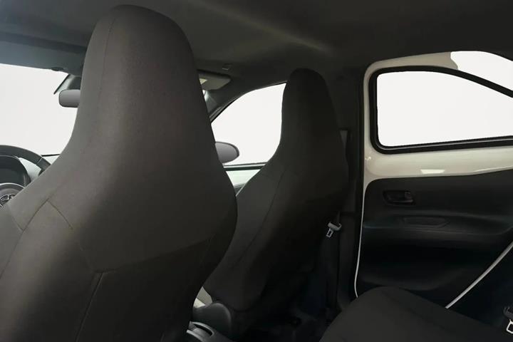 Hvid Toyota Aygo X fra 2024