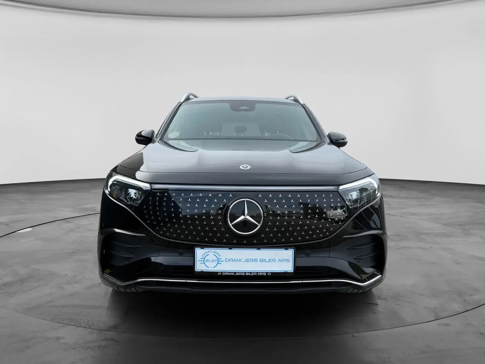 Sort Mercedes EQB250+ fra 2024