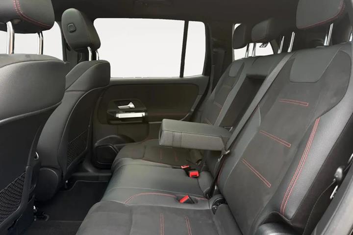 Sort Mercedes EQB250+ fra 2024