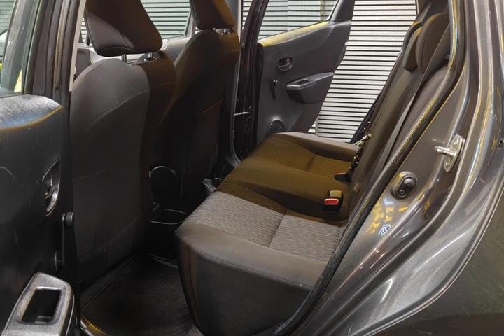 undefined Toyota Yaris fra 2012