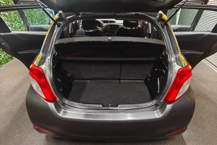 undefined Toyota Yaris fra 2012