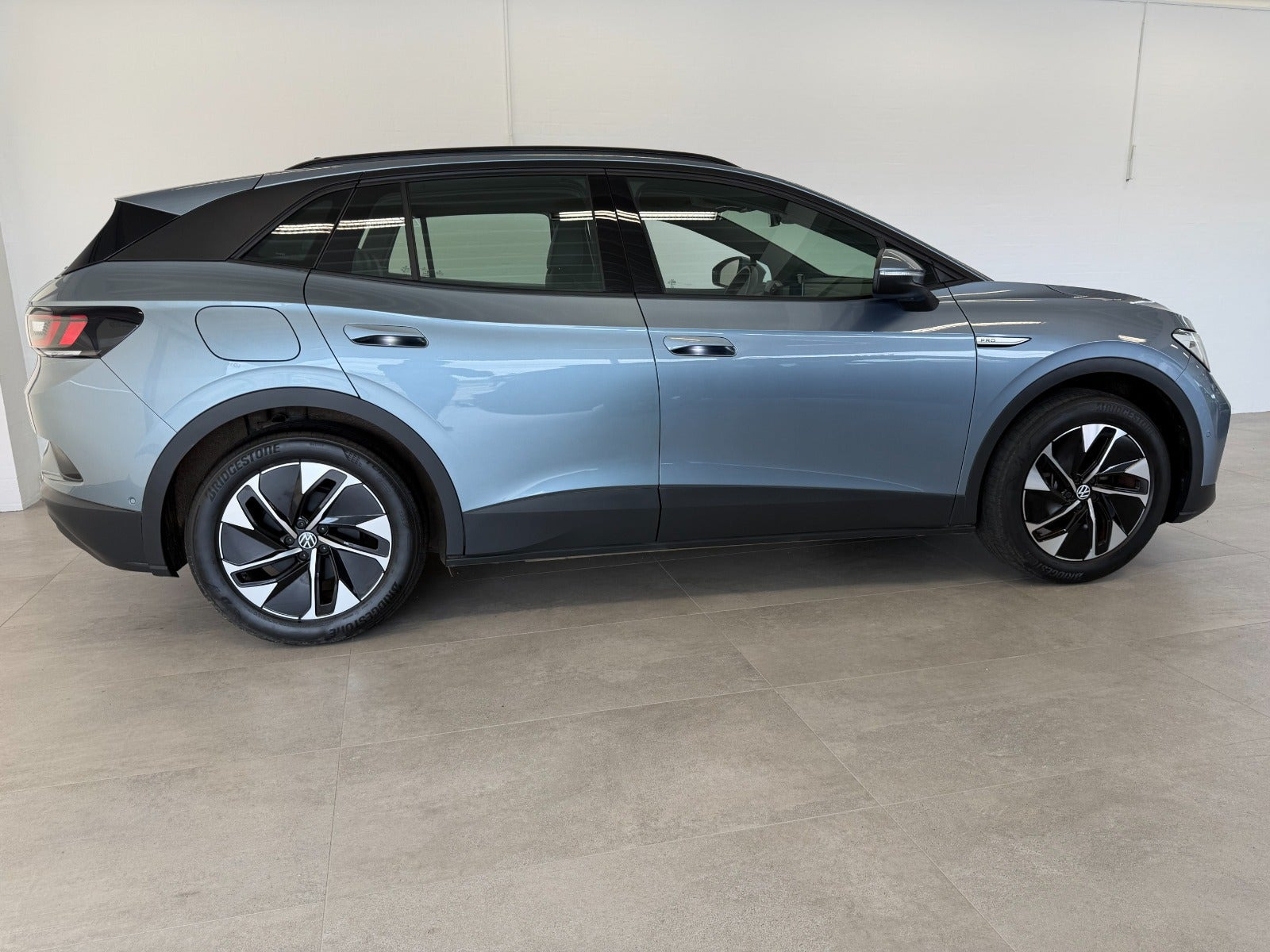 Blå VW ID.4 fra 2023