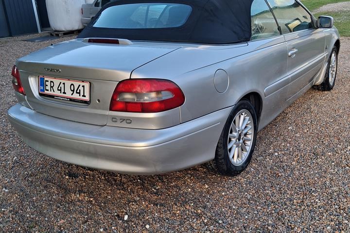 Sølv Volvo C70 fra 2001