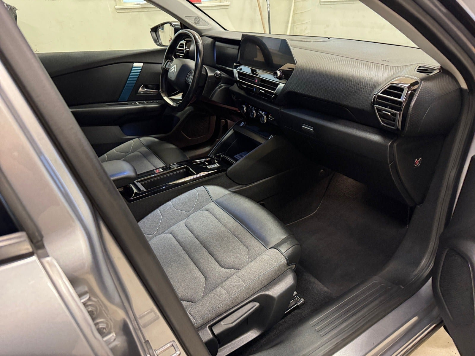 Grå Citroën ë-C4 fra 2021