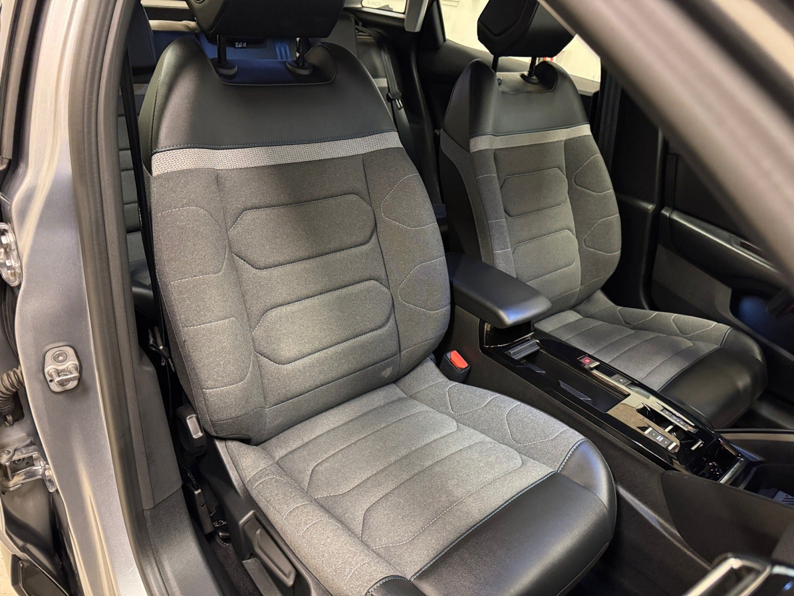 Grå Citroën ë-C4 fra 2021