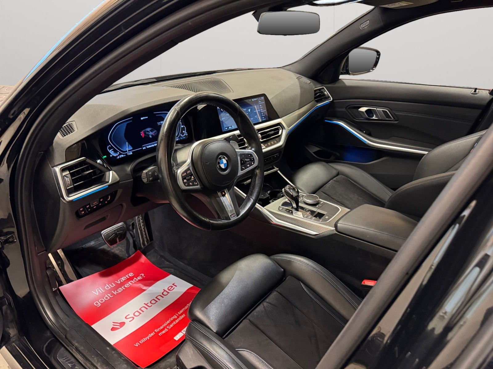 Sort BMW 330e fra 2021