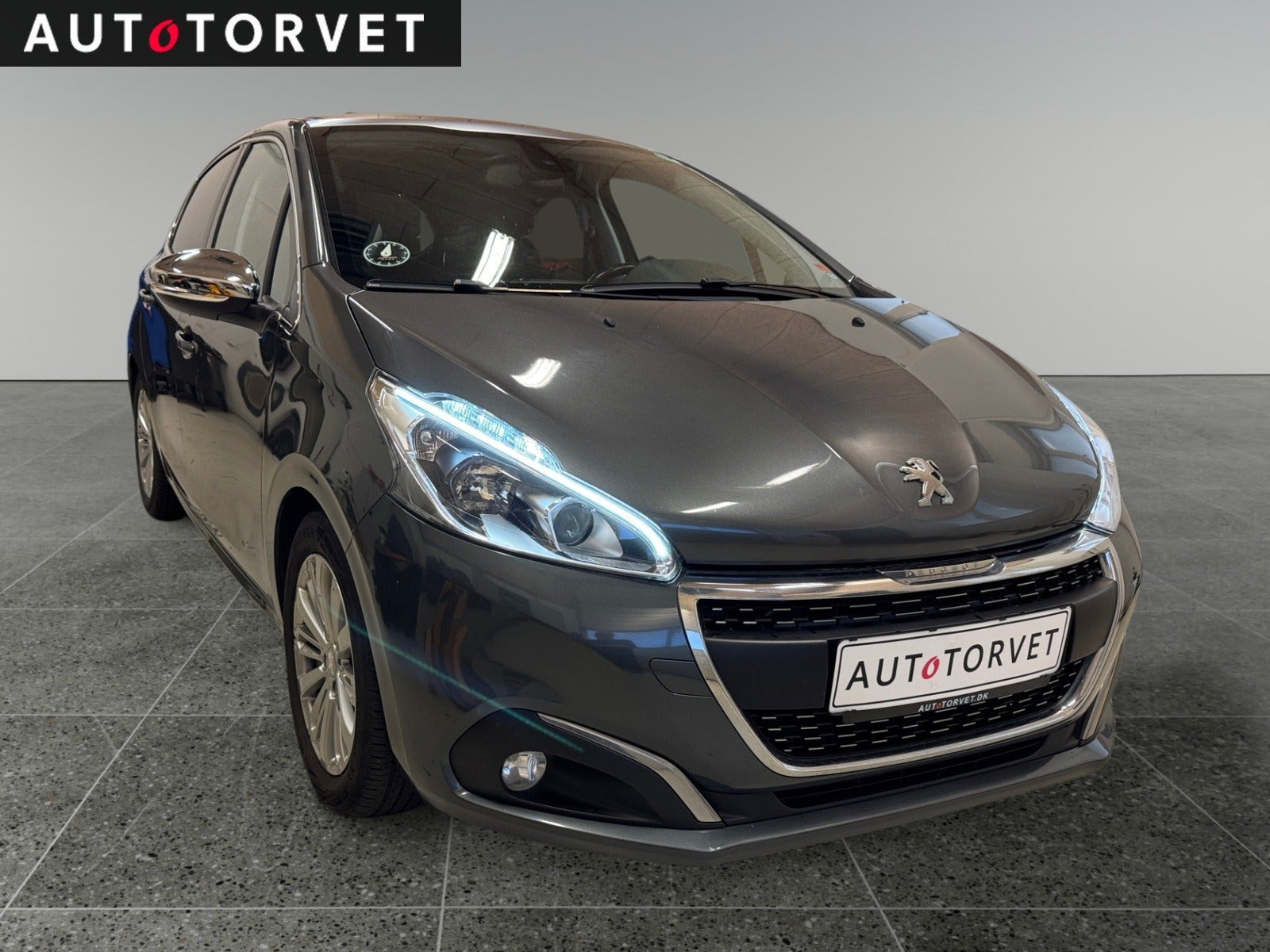 Sort Peugeot 208 fra 2017