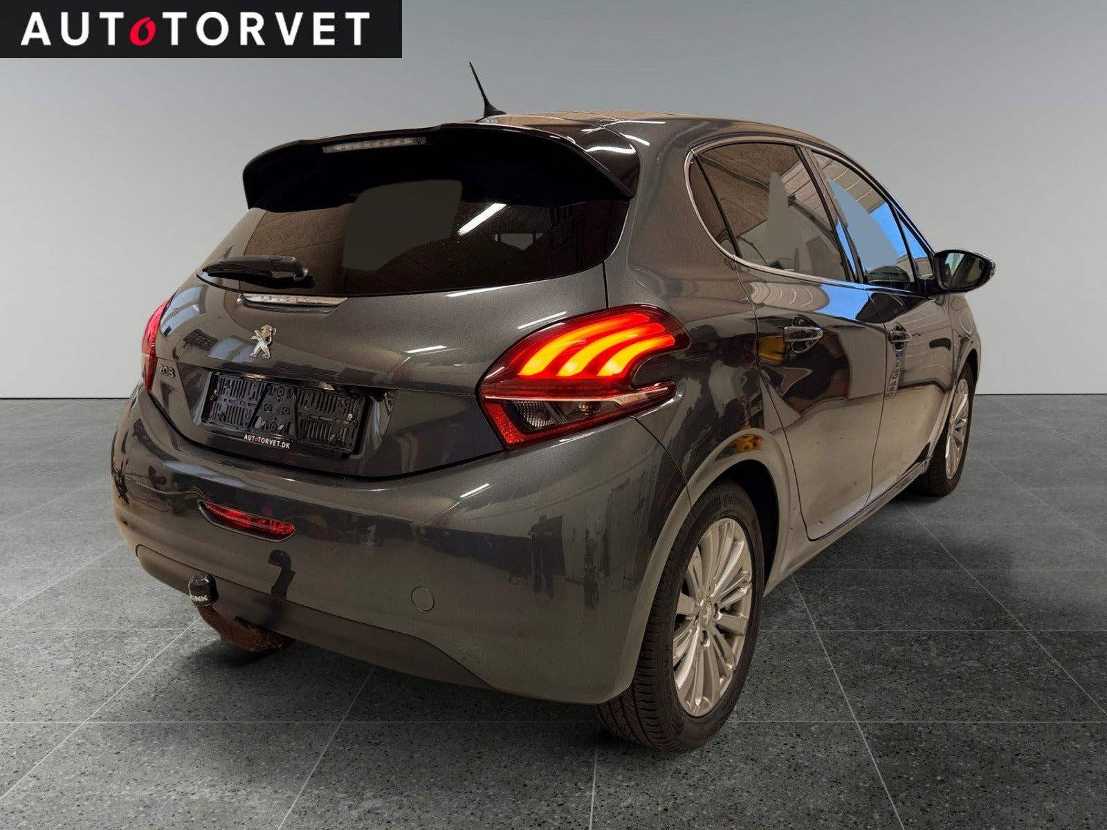 Sort Peugeot 208 fra 2017