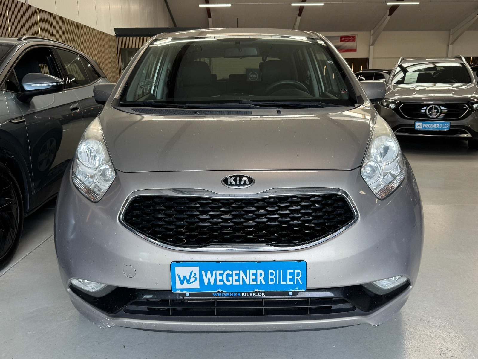 Orange Kia Venga fra 2016