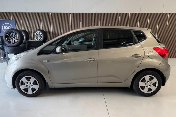 Orange Kia Venga fra 2016