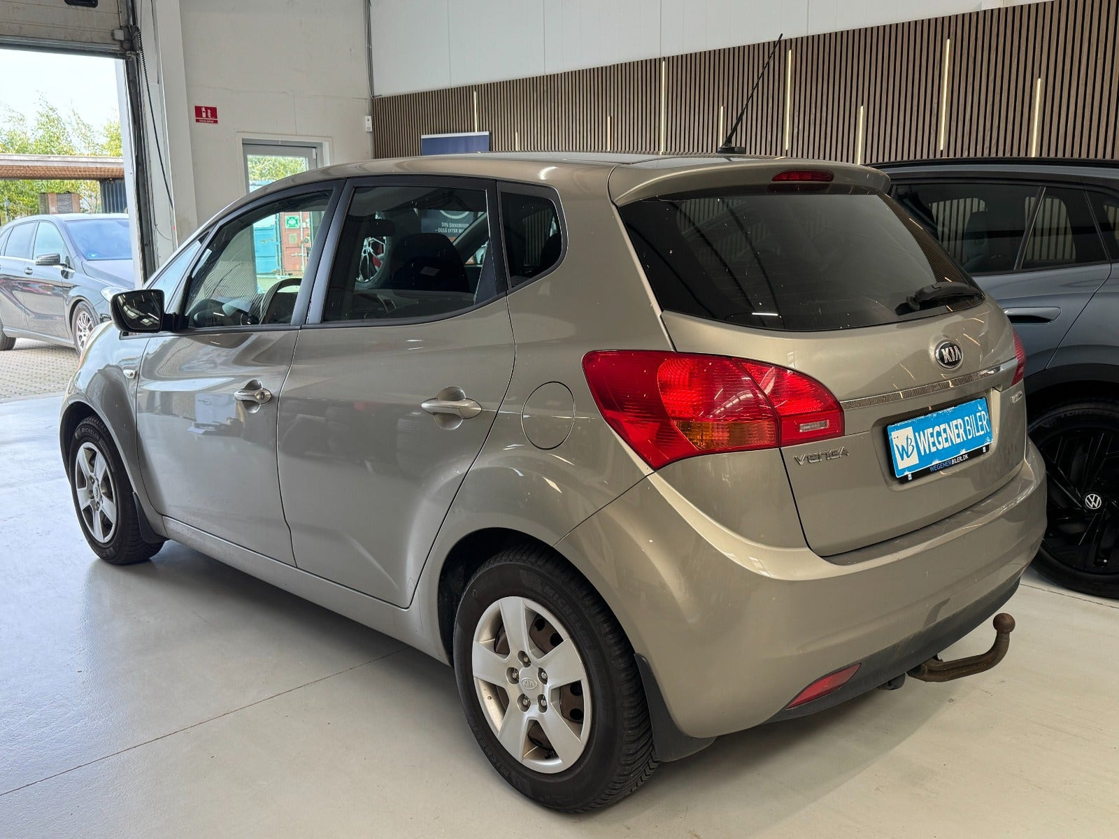 Orange Kia Venga fra 2016