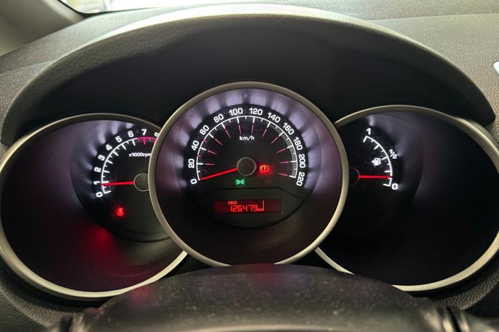 Orange Kia Venga fra 2016