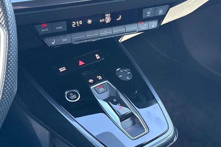 Sort Audi Q4 e-tron fra 2022