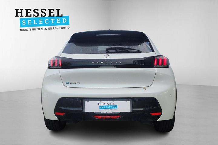 Hvid Peugeot e-208 fra 2023